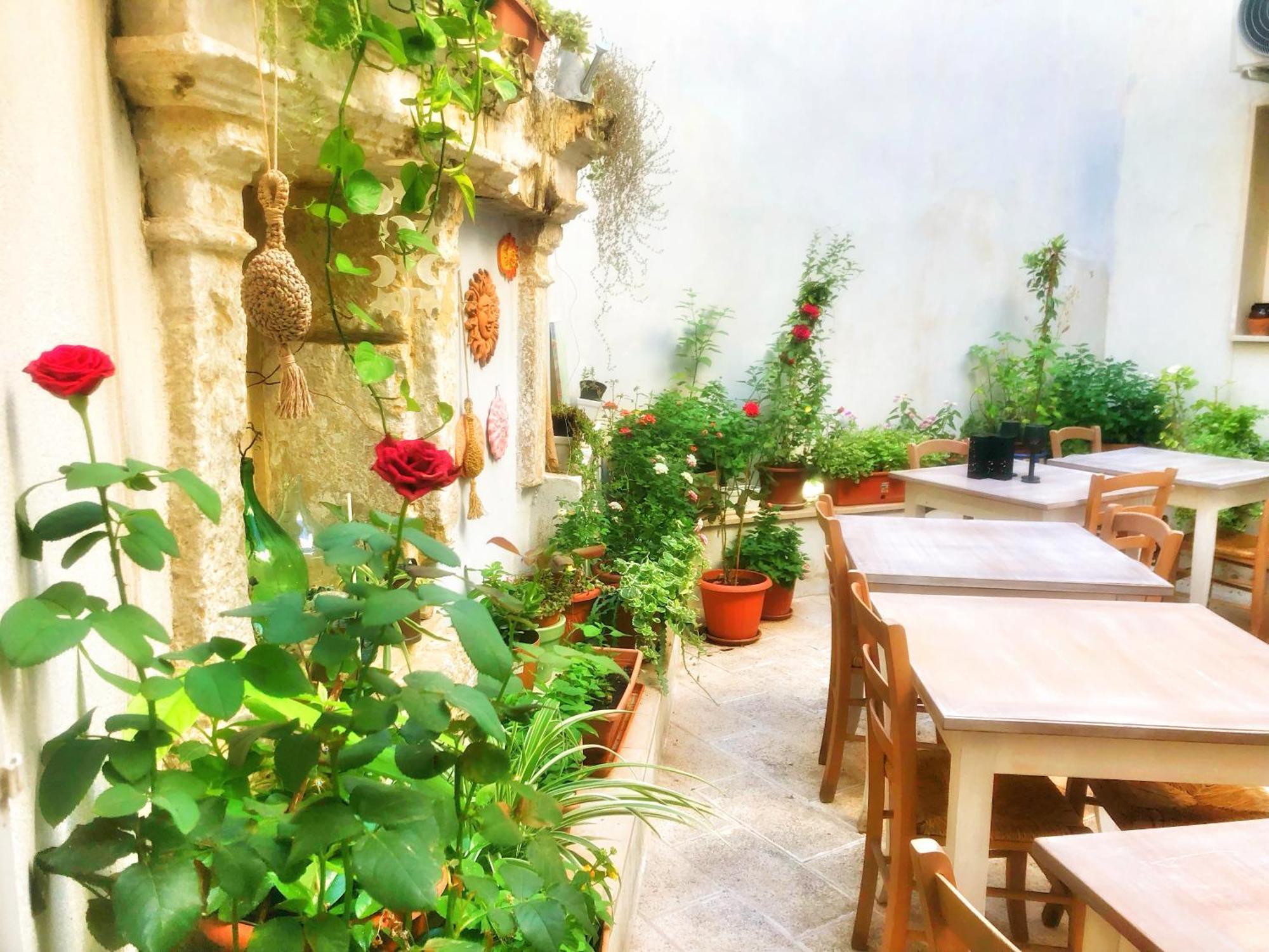 Palazzo Salia Bed & Breakfast Lecce Exterior photo
